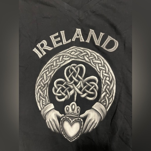 Claddagh Ring Symbol Irish Shamrock Celtic size small - Picture 2 of 3